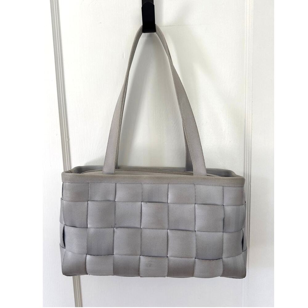 The Original Harvey's Seatbelt Bag Tote Shoulder Purse in Silver y2k